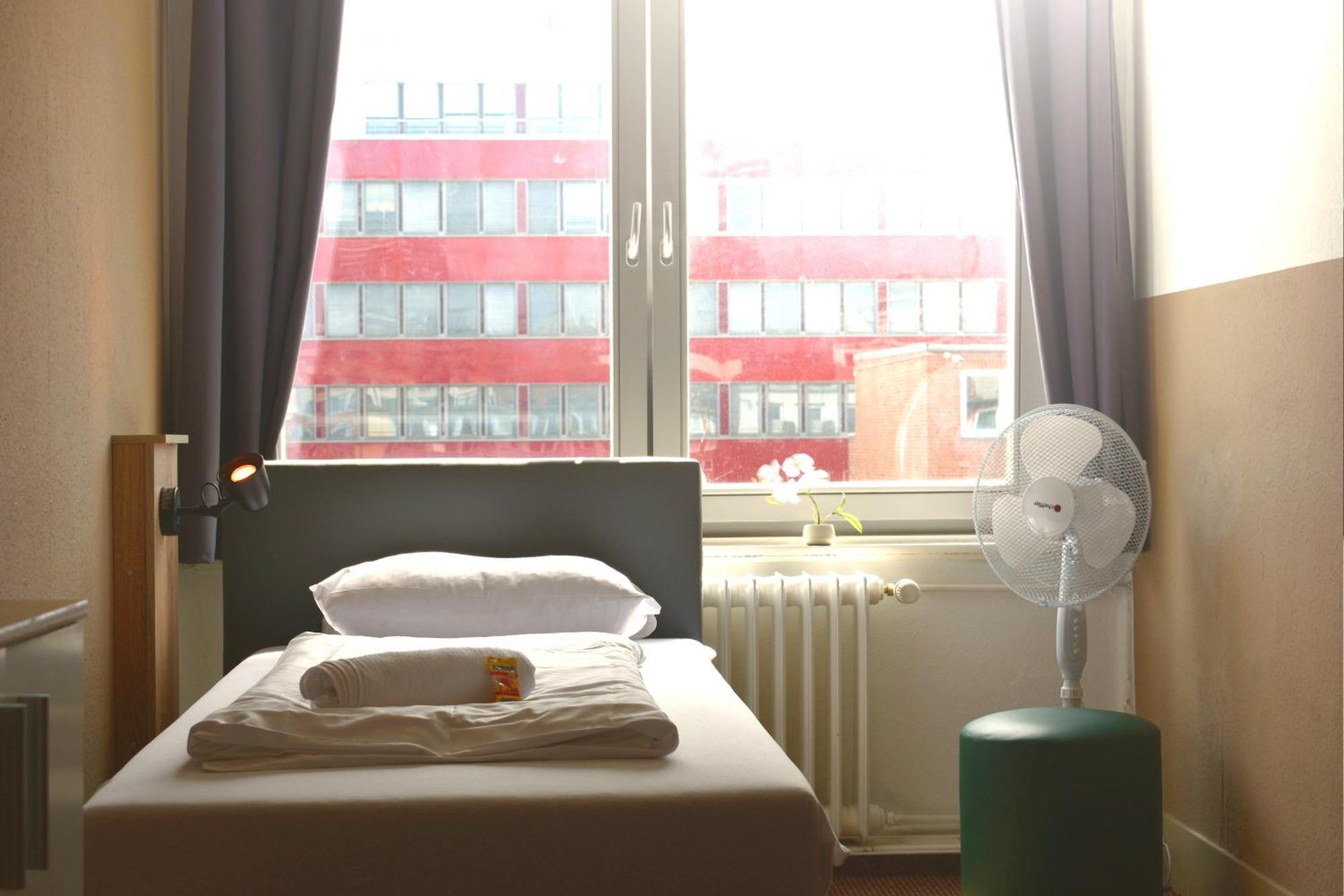 Hostel City Sued Гамбург Экстерьер фото